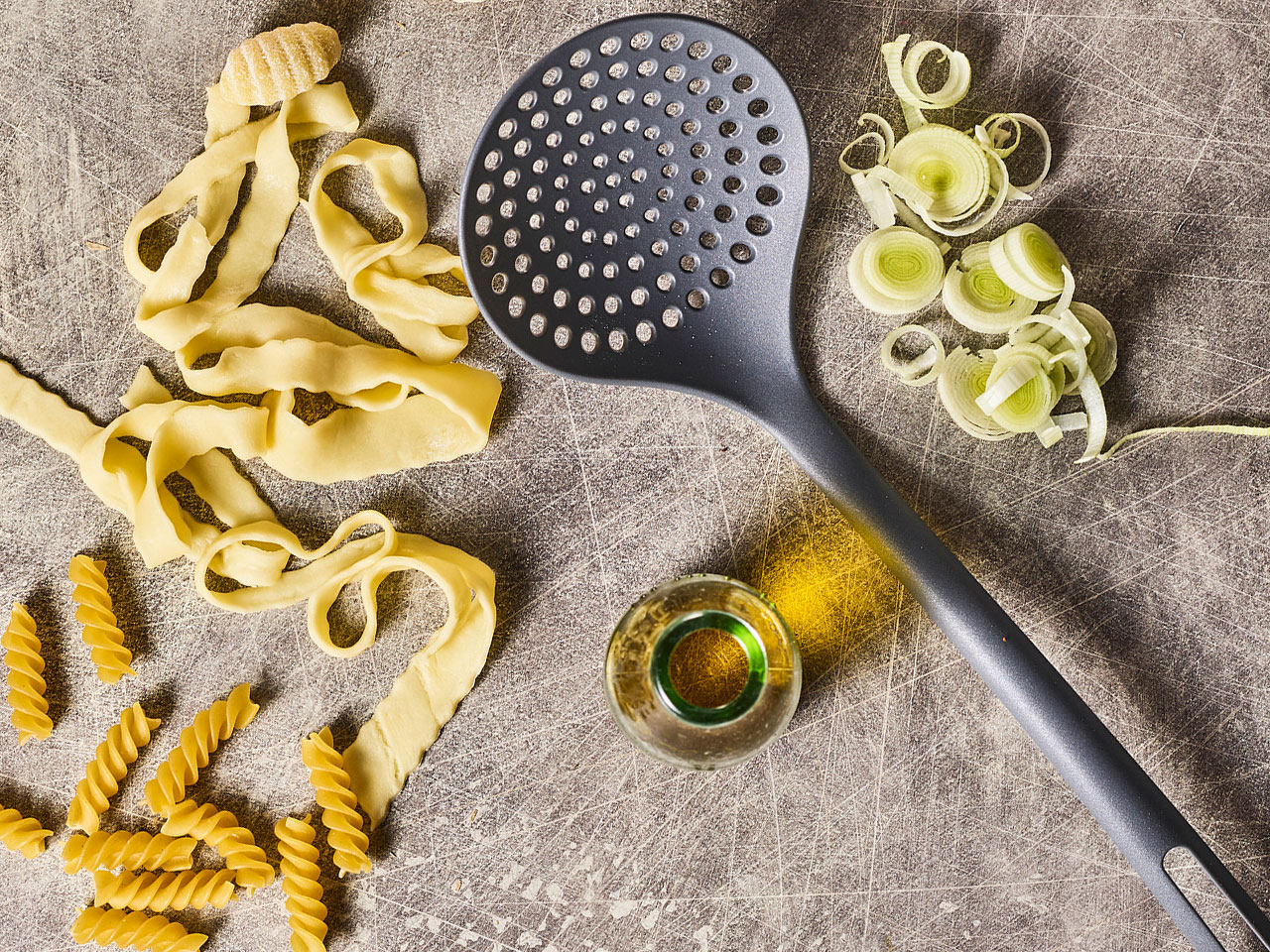 tools-and-gadgets-graphite-nylon-1